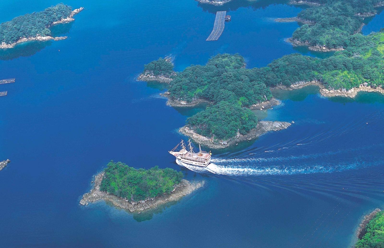 HÀNH TRÌNH KHÁM PHÁ DU THUYỀN ĐẲNG CẤP 5 SAO>