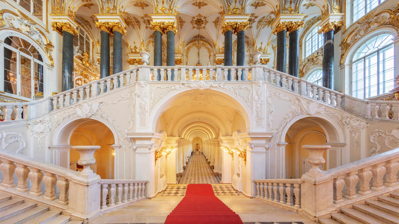Tham quan bên trong bảo tàng nghệ thuật Hermitage, Nga